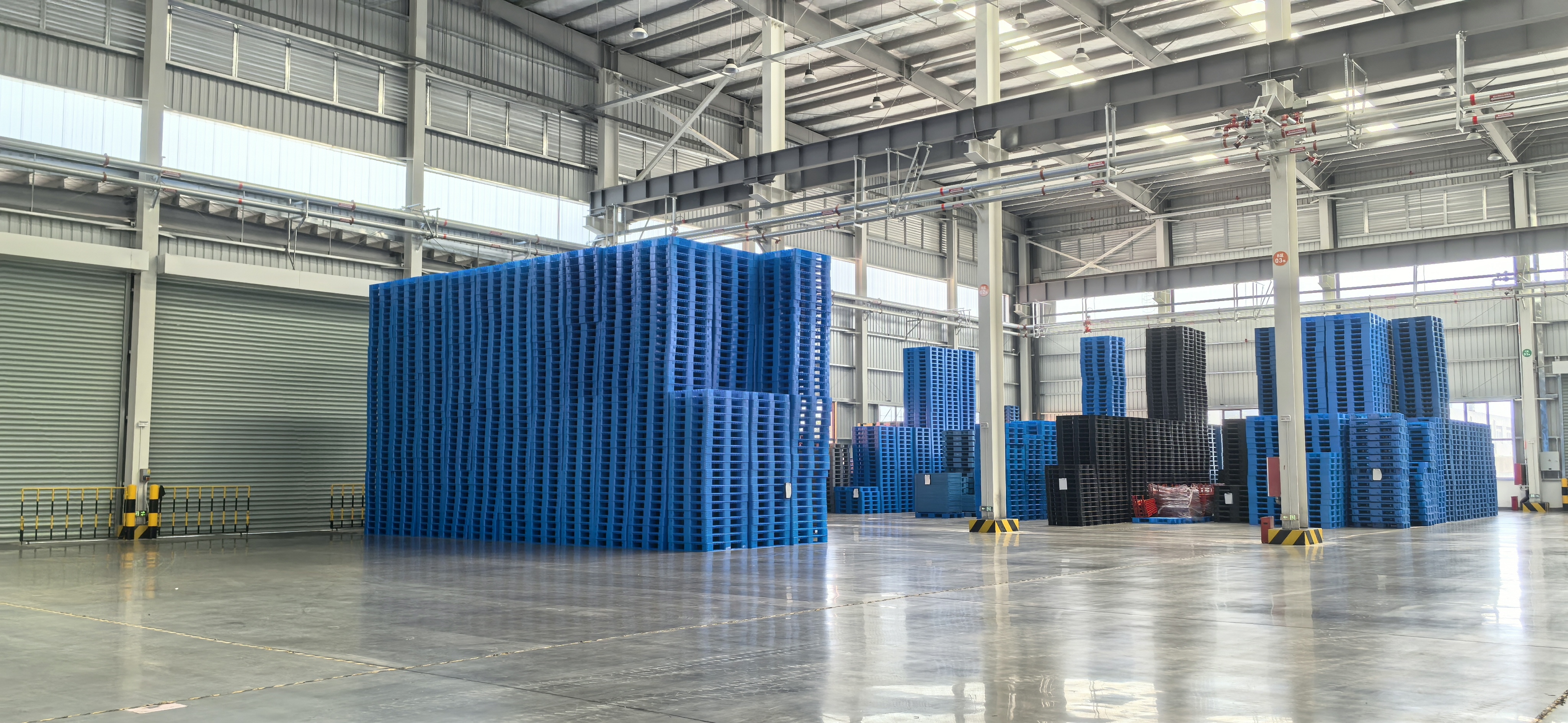 Latest company blogs about 1100, 1200×1000 or 1200×800? How to Choose the Right Plastic Pallet Size for Your Destination Port？